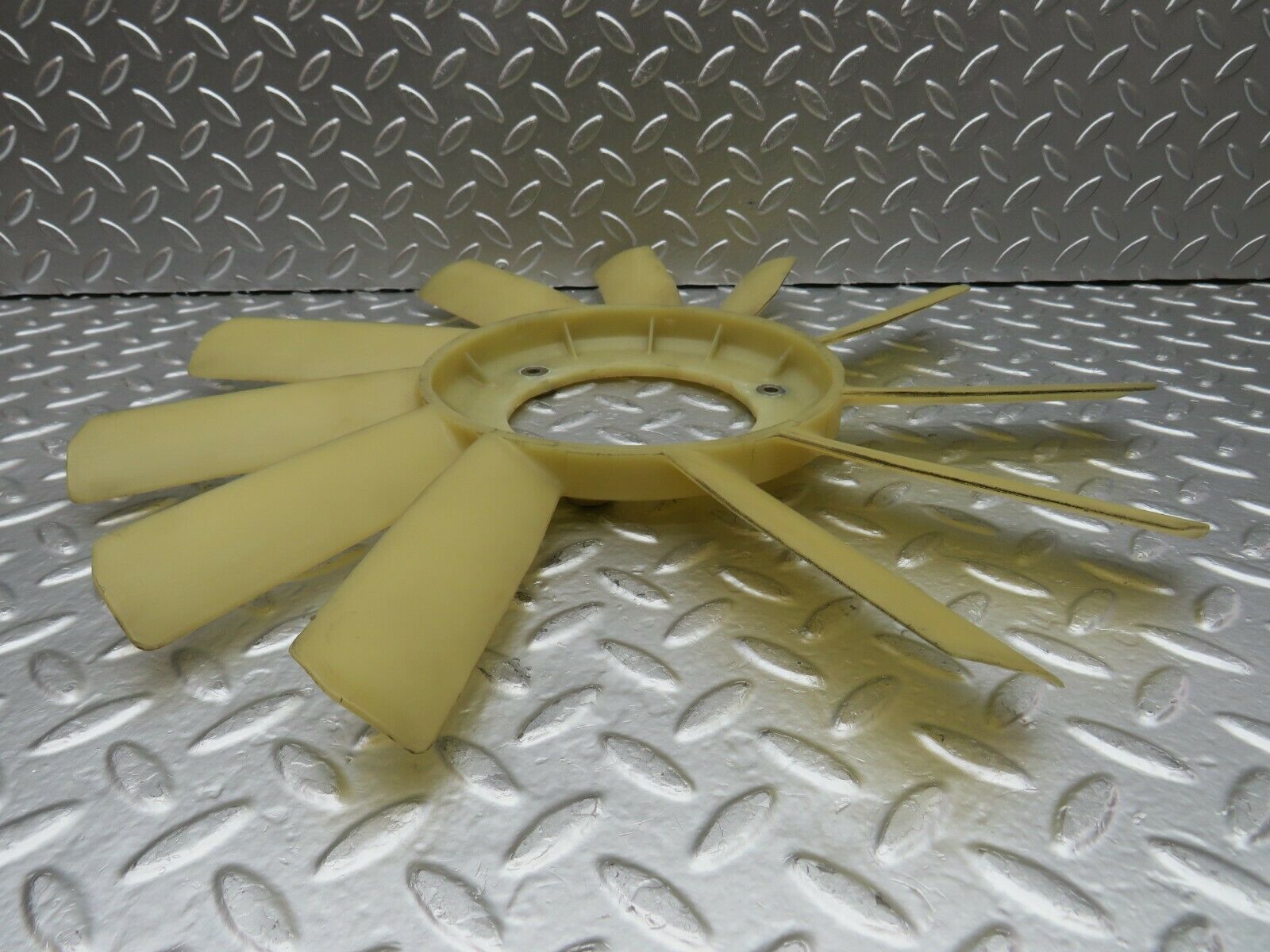 24022 Mercedes-Benz W123 280E Engine Cooling Fan 1102050106