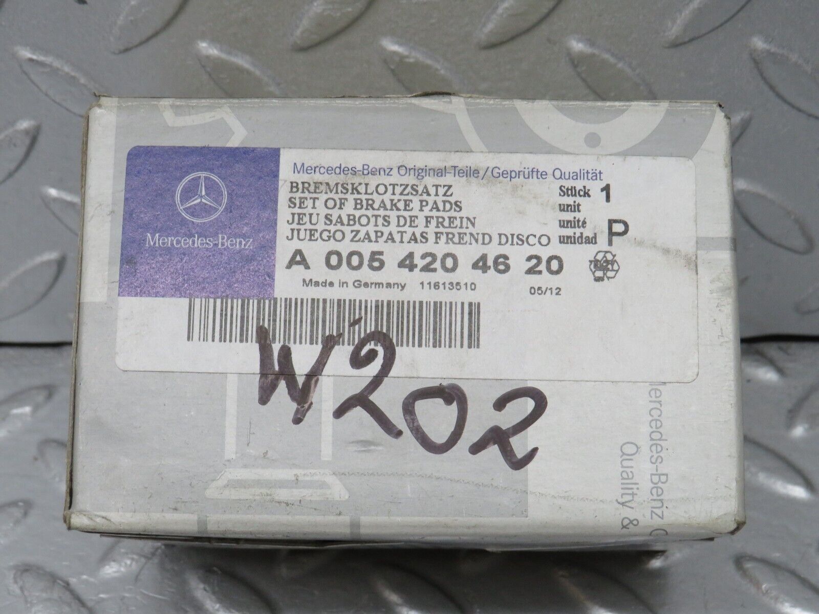 38206 Mercedes-Benz W202 Genuine Front Brake Pads New 0054204620