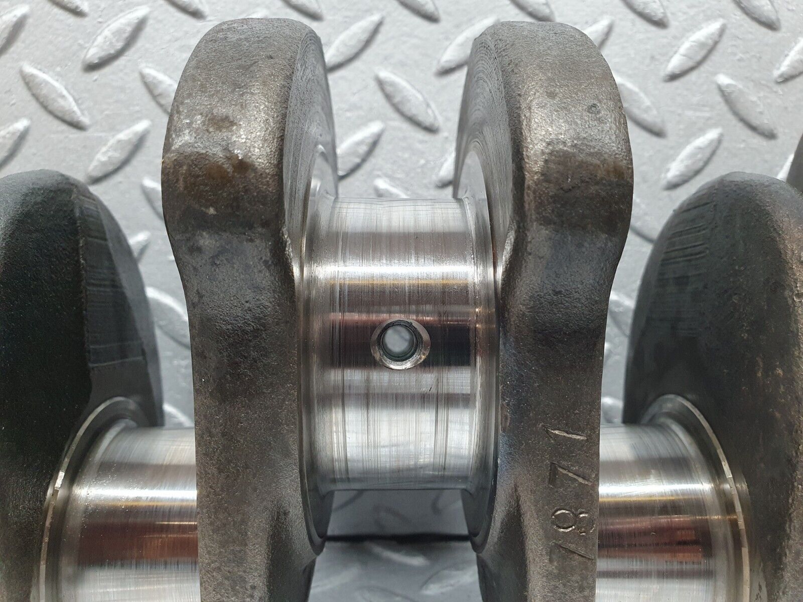 40878 Mercedes-Benz W123 240D Crankshaft