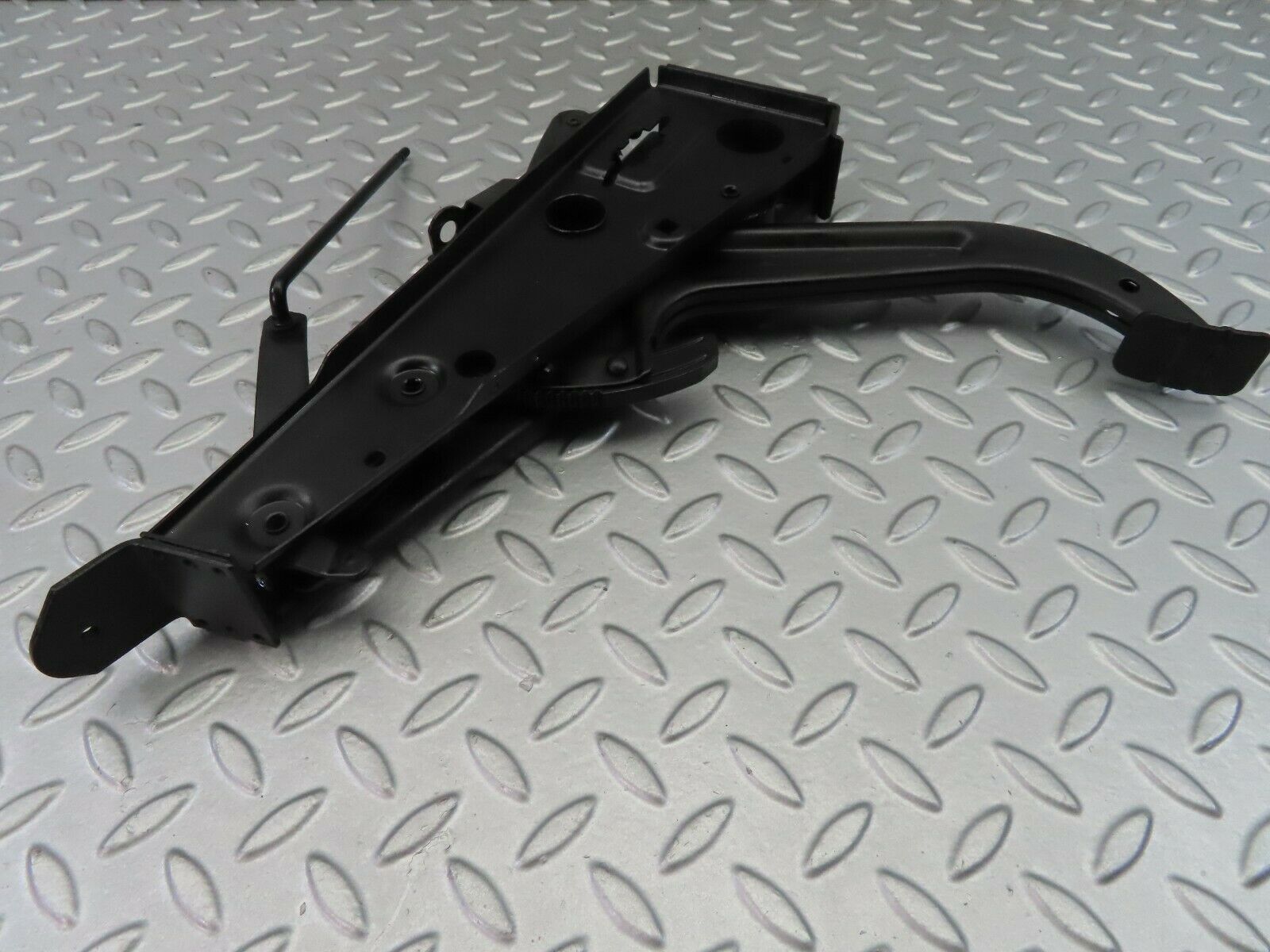 7468 Mercedes-Benz W116 450SSE. Parking Brake Handbrake Pedal