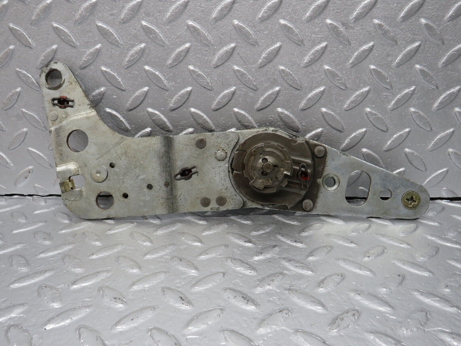 40069 Mercedes-Benz R107 350SL Front Left Seat Hinge 0009109185