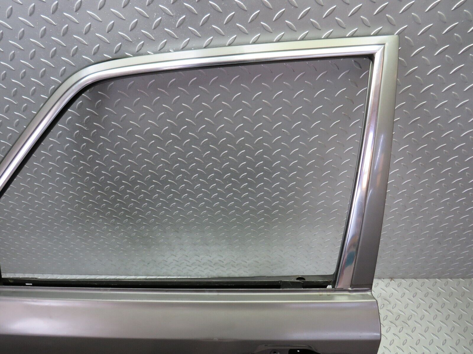 36222 Mercedes-Benz W126 420SE Front Left Door