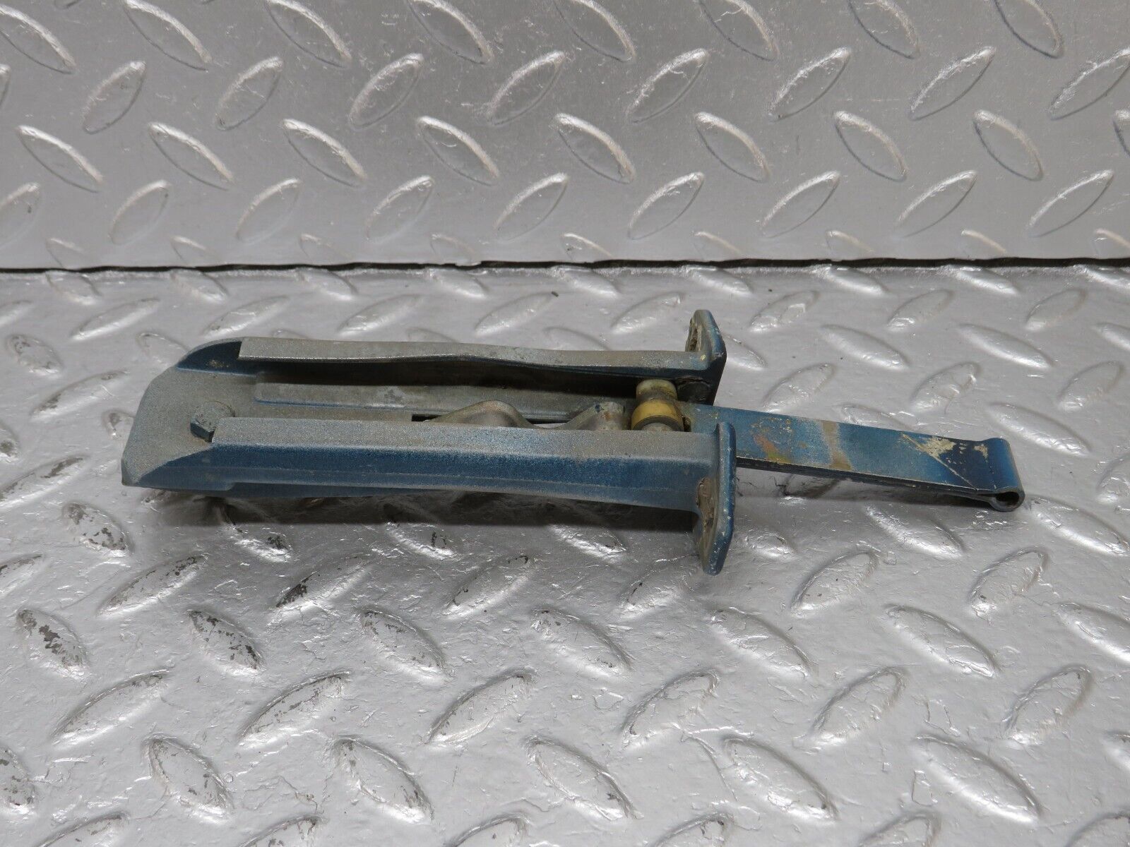 40277 Mercedes-Benz W110 230 Rear Door Safety Check Strap 1107230127