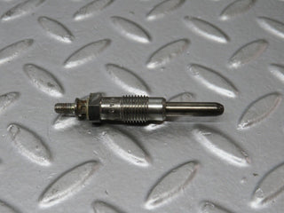 32898 Mercedes-Benz W123 300D Glow Plug Bosch Y-902R 046