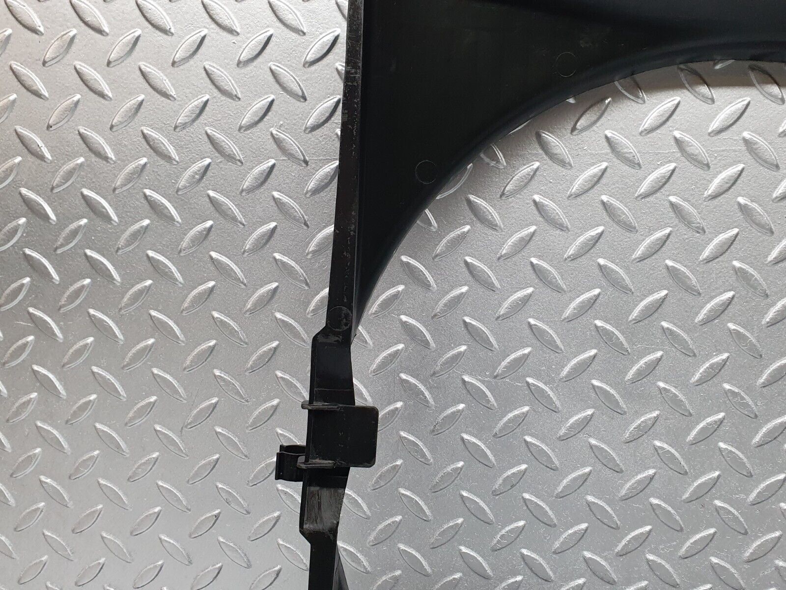 41159 Mercedes-Benz W126 300SE Radiator Fan Shroud Cover 1265051855