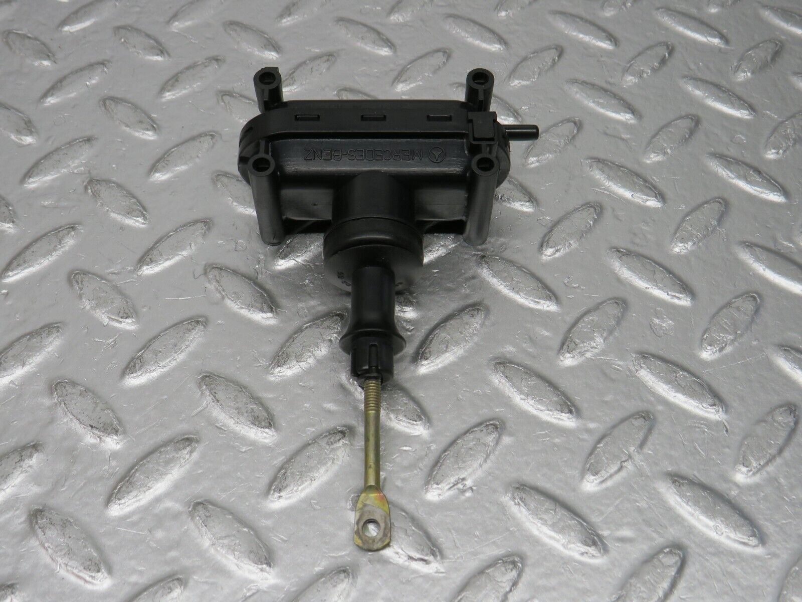 32449 Mercedes-Benz S124 300TE Wagon Door Lock Vacuum Actuator Rear Left