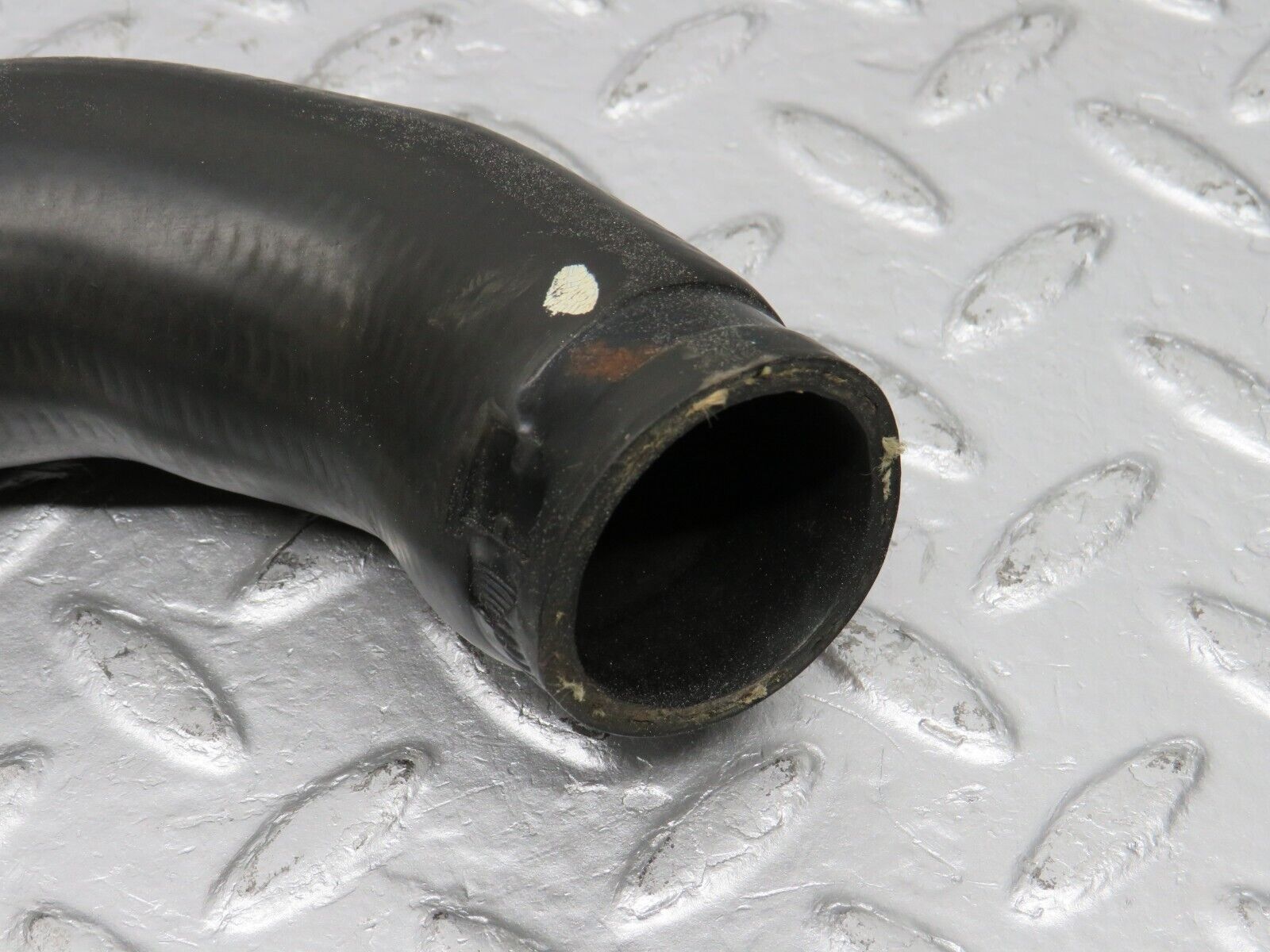 39588 Mercedes-Benz R129 320SL Coupe Radiator Lower Hose Pipe 1295012482