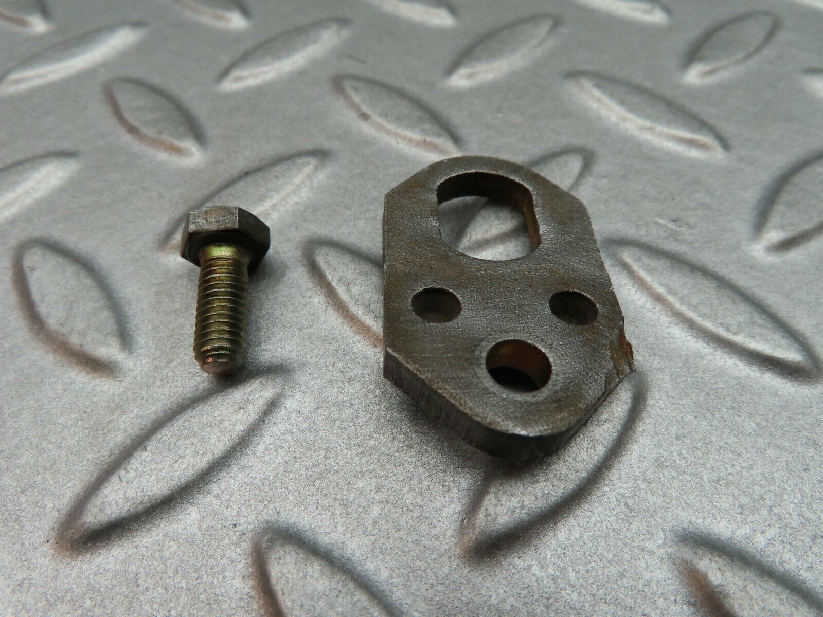 5128 Mercedes-Benz R107 350SL Coupe Fuel Injector Bracket