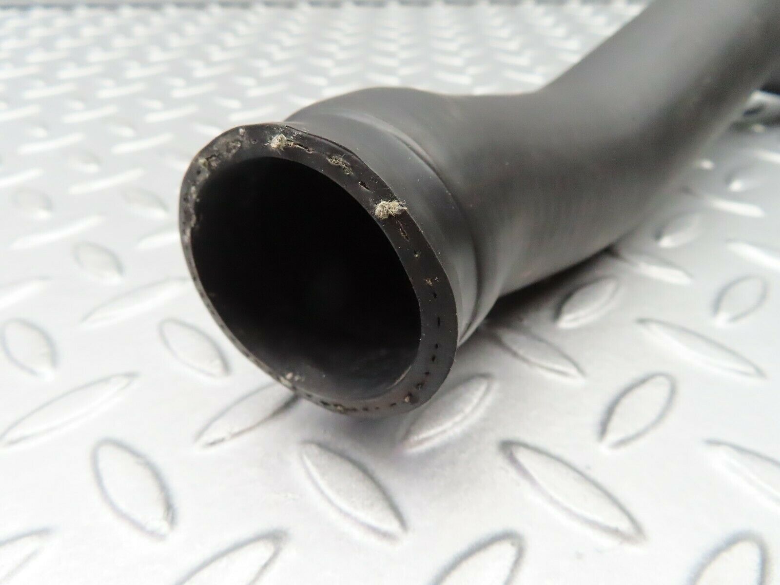 5172 Mercedes-Benz R107 350SL Coupe Bottom Radiator Hose 1075010082