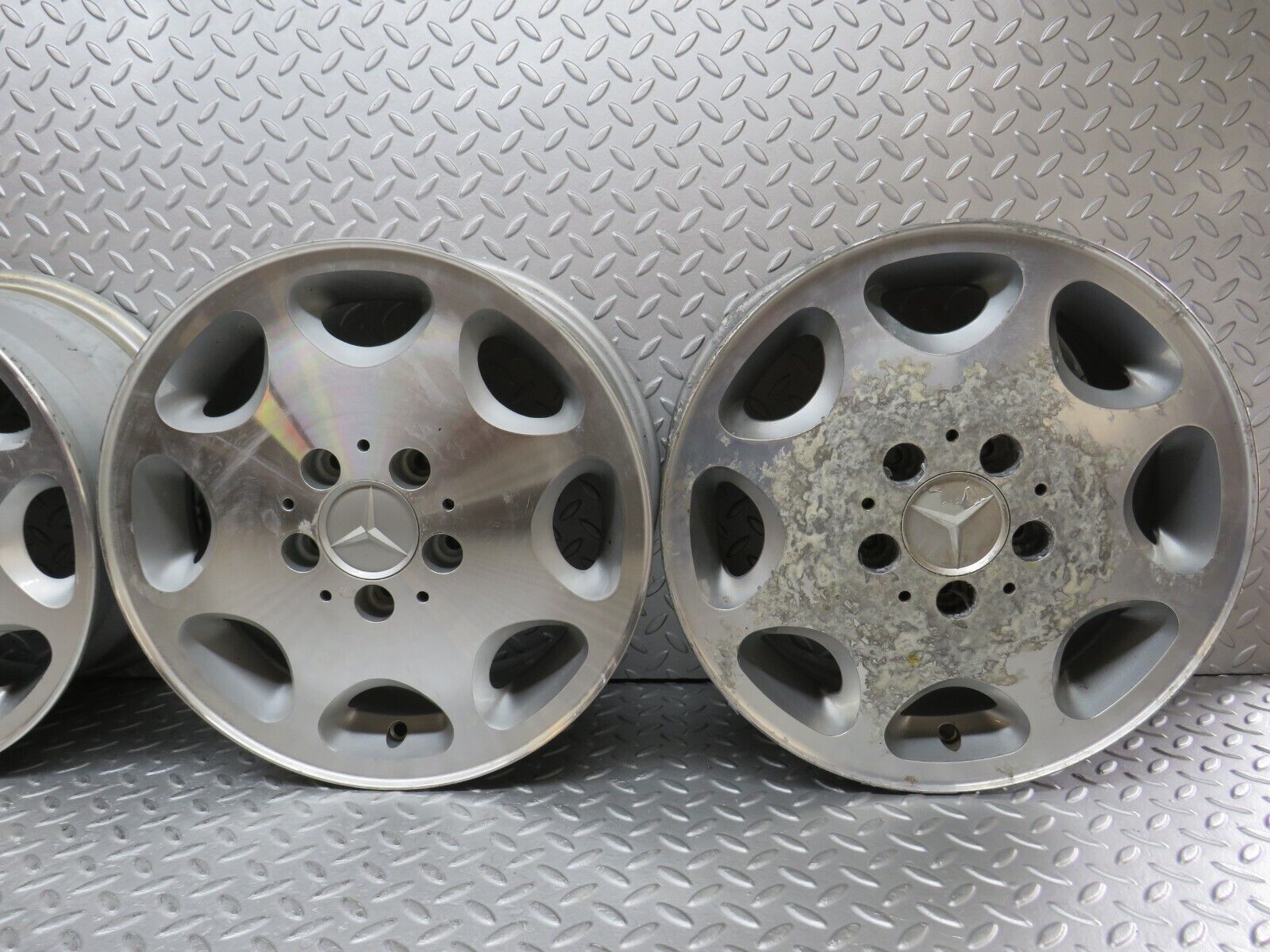 35882 Mercedes-Benz Alloy Wheel Set 7Jx15 H2 ET41 1244011902