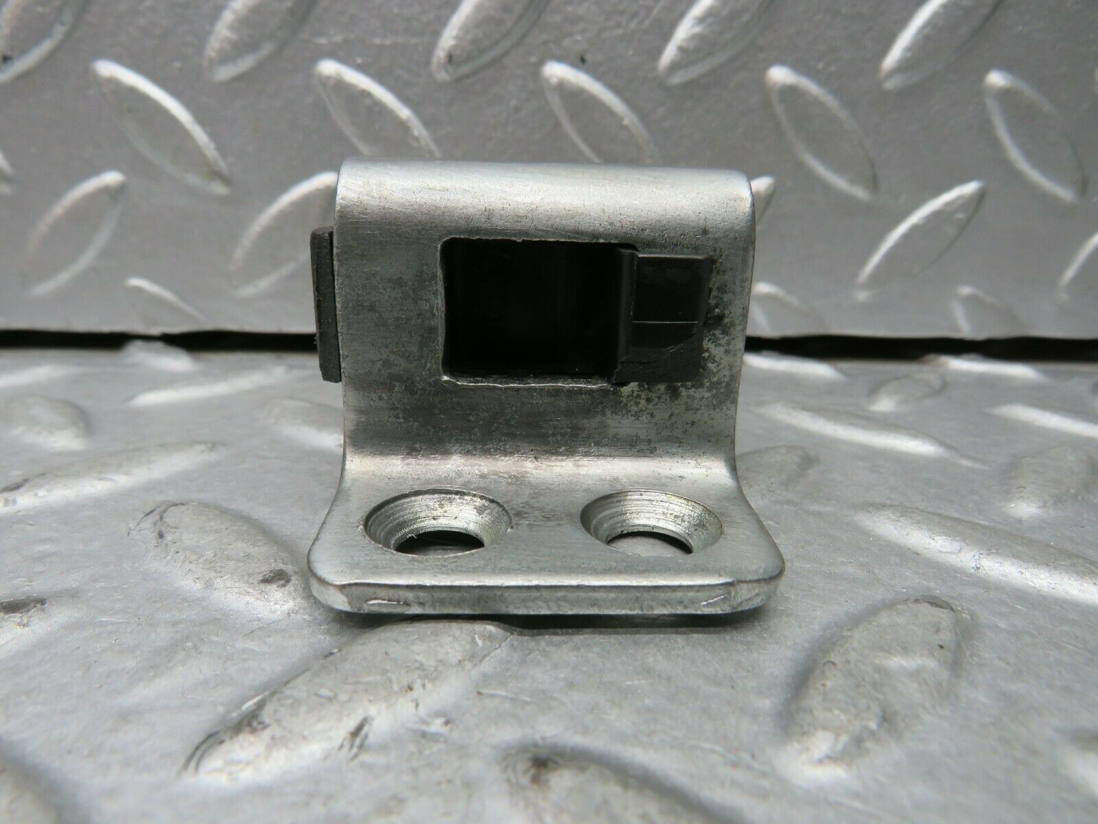 22166 Mercedes-Benz S123 280TE Wagon Door Lock Latch Right Side