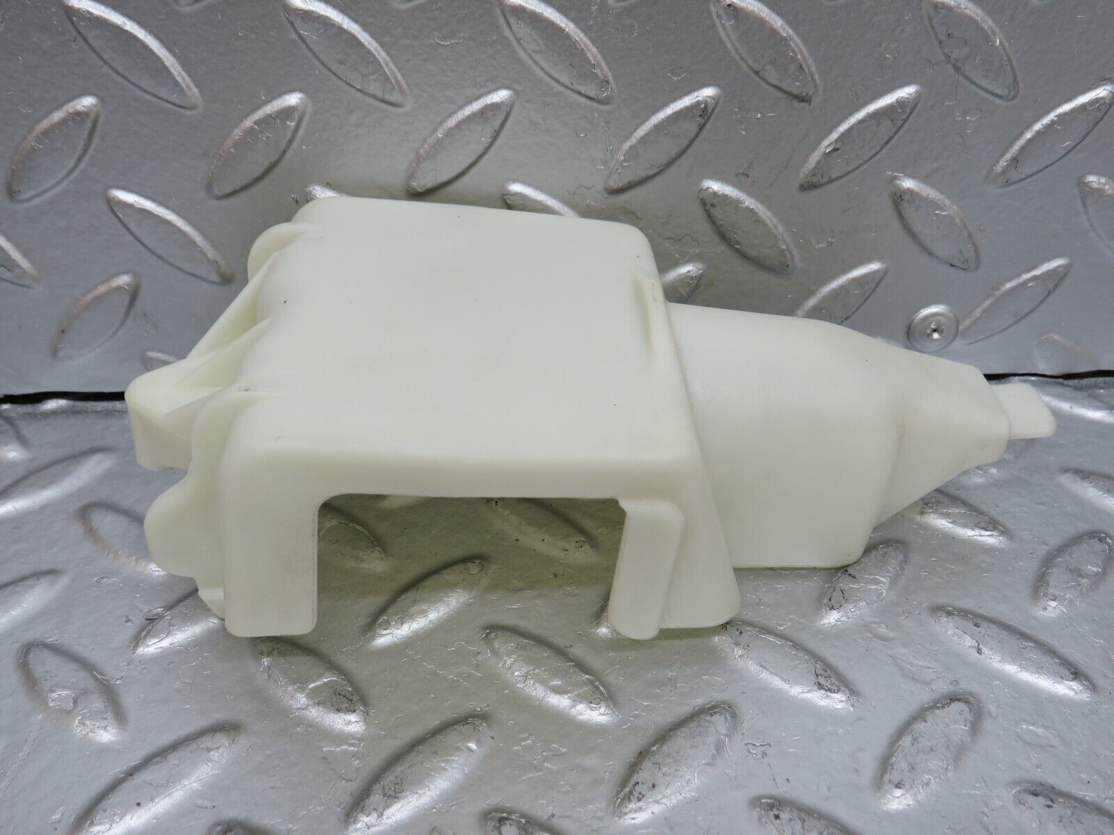 29337 Mercedes-Benz W124 230E Rear Door Lock Vacuum Actuator Cover 1248050590