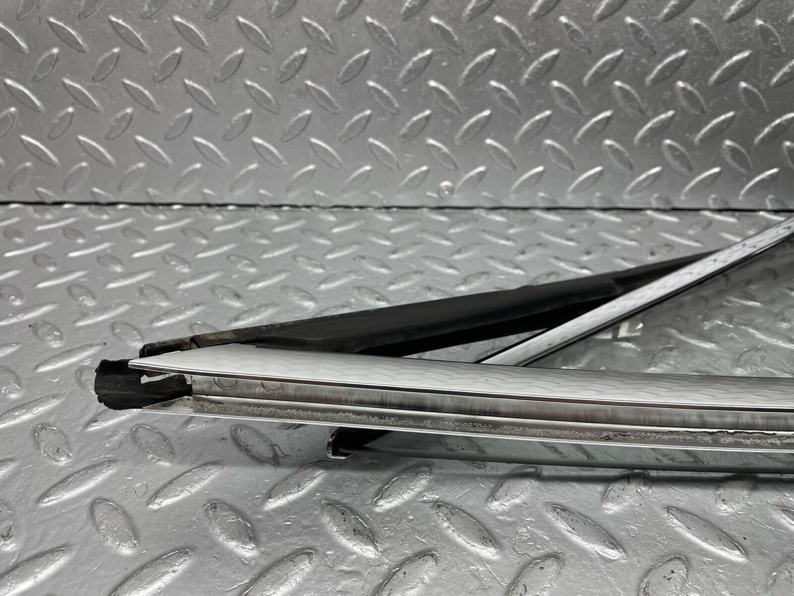 40521 Mercedes-Benz W108 Front Left Quarter Window