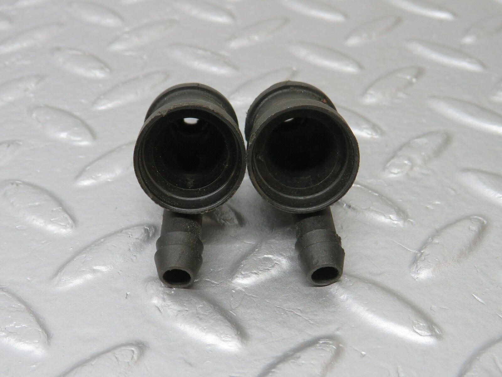 40264 Mercedes-Benz R107 Fuel Injector Holder 2x