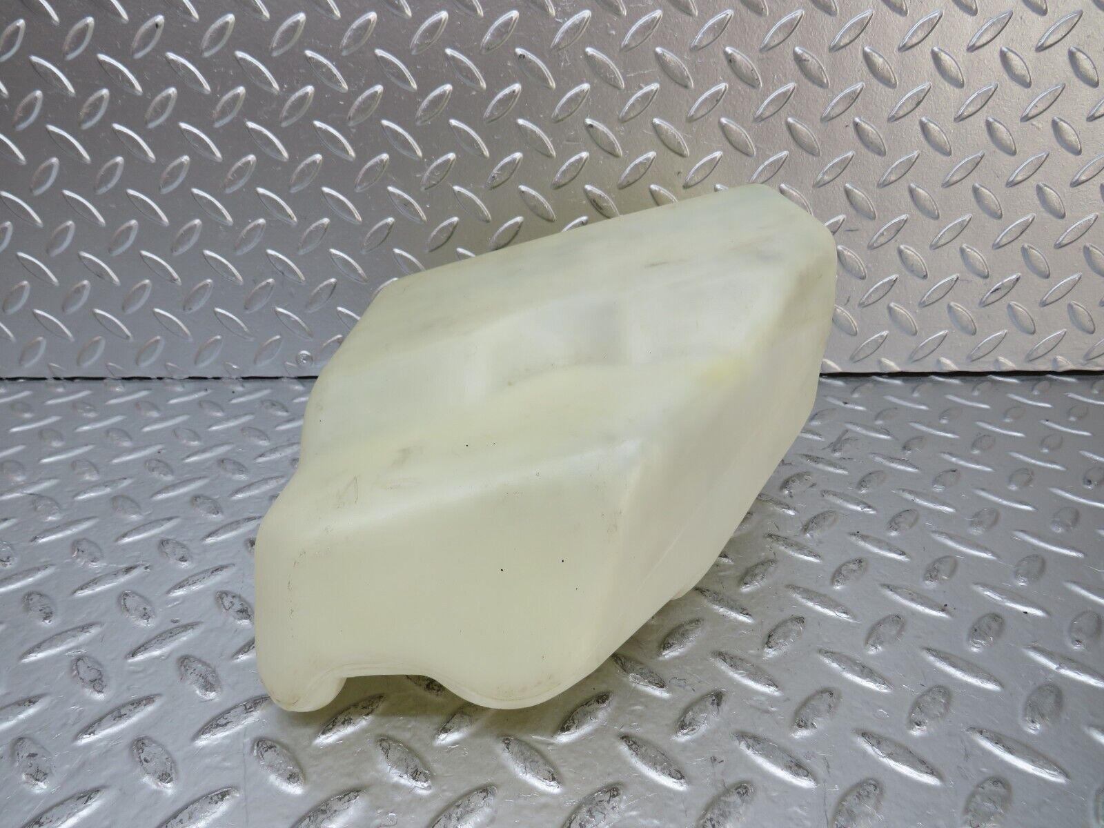 26112 Mercedes-Benz W116 450SE Windscreen Washer Fluid Reservoir Tank