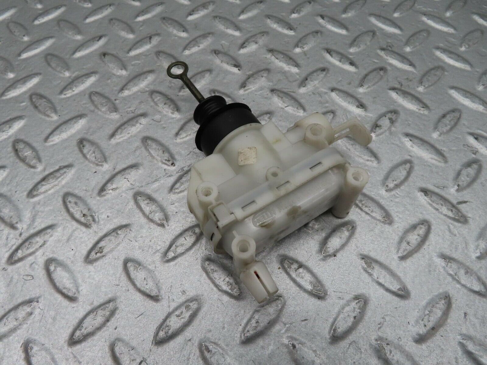 14551 Mercedes-Benz W201 190E Front Left Door Lock Vacuum Actuator