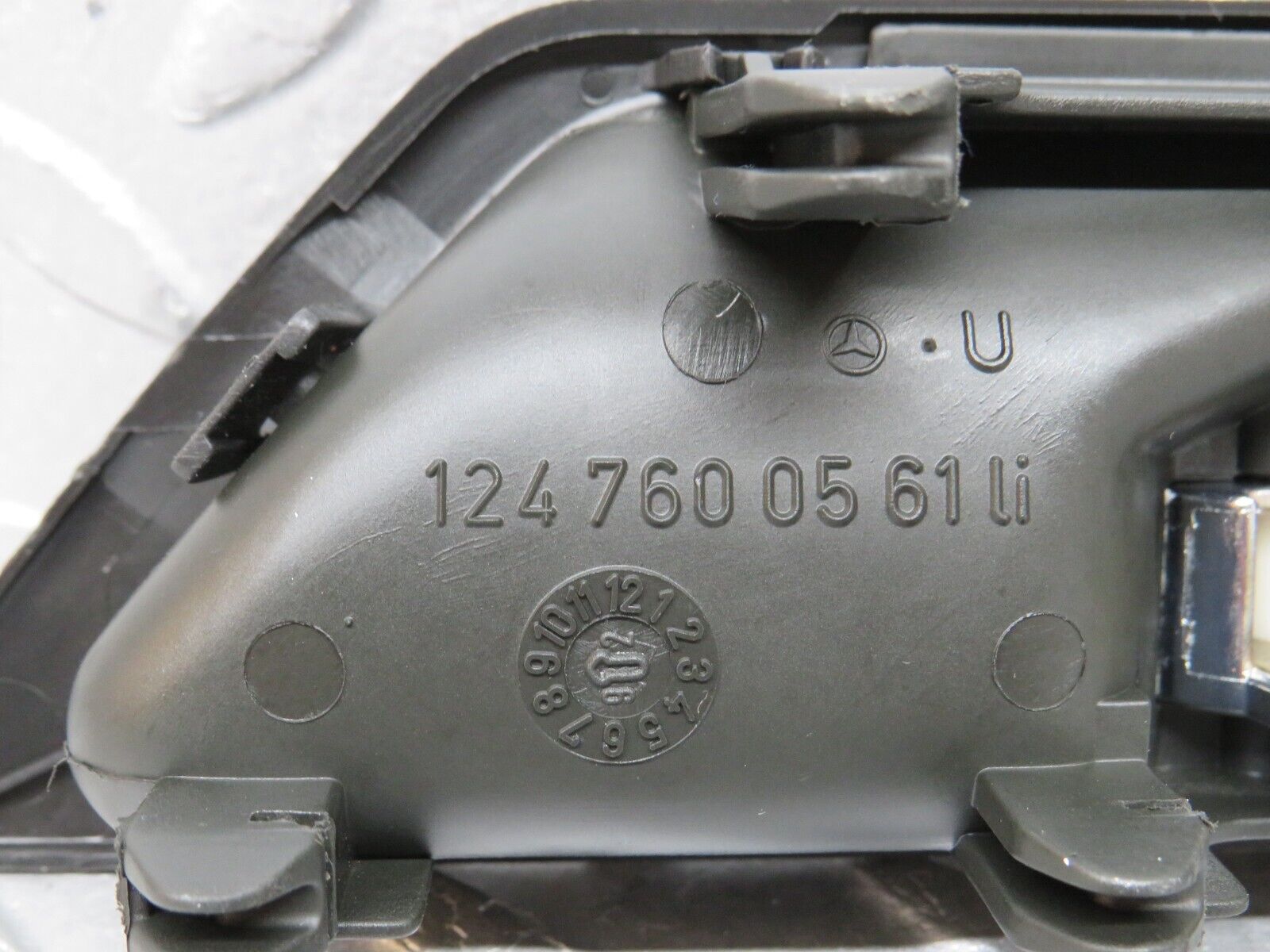 37768 Mercedes-Benz A124 320E Cabriolet Interior Door Handle Left 1247600561