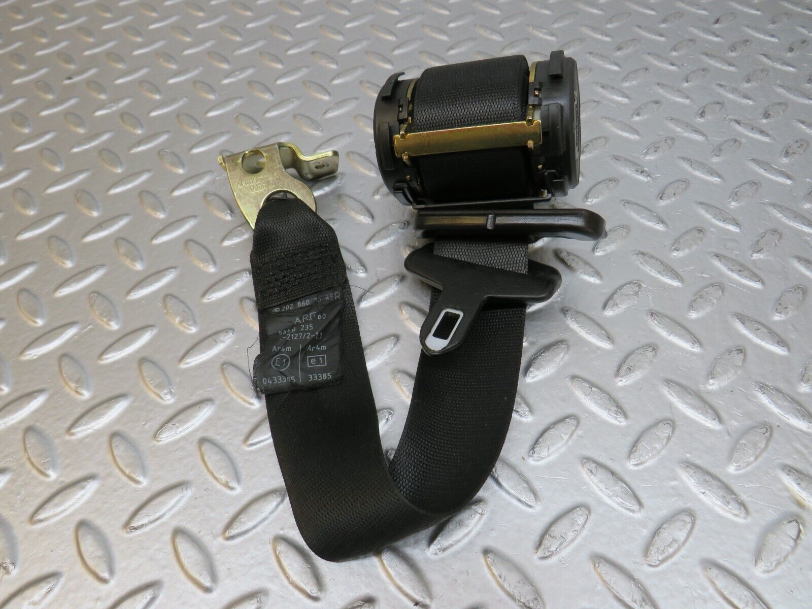 33526 Mercedes-Benz W202 C180 Rear Seat Belt Set With Buckles 2028607585