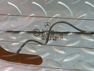 24443 Mercedes-Benz S124 220TE Wagon Tailgate Heated Windscreen 1247400157