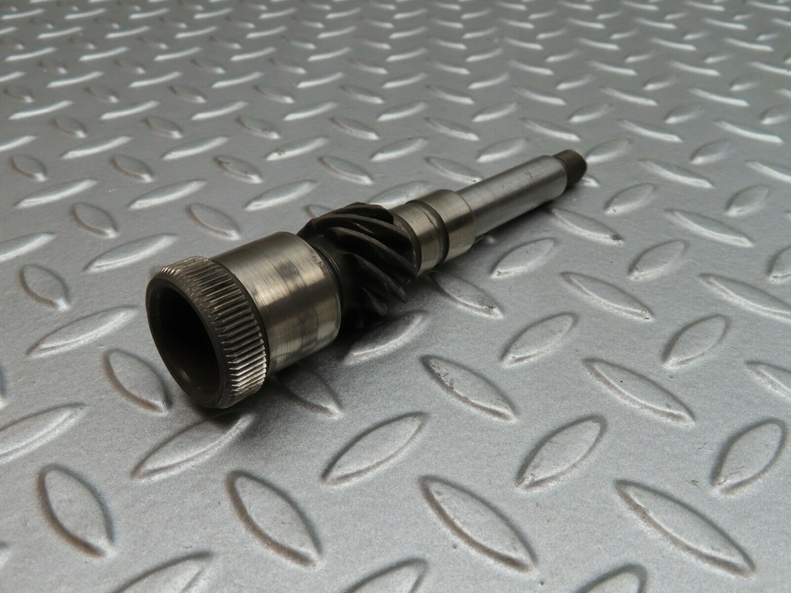 4969 Mercedes-Benz S123 200T Wagon Intermediate Shaft Gear