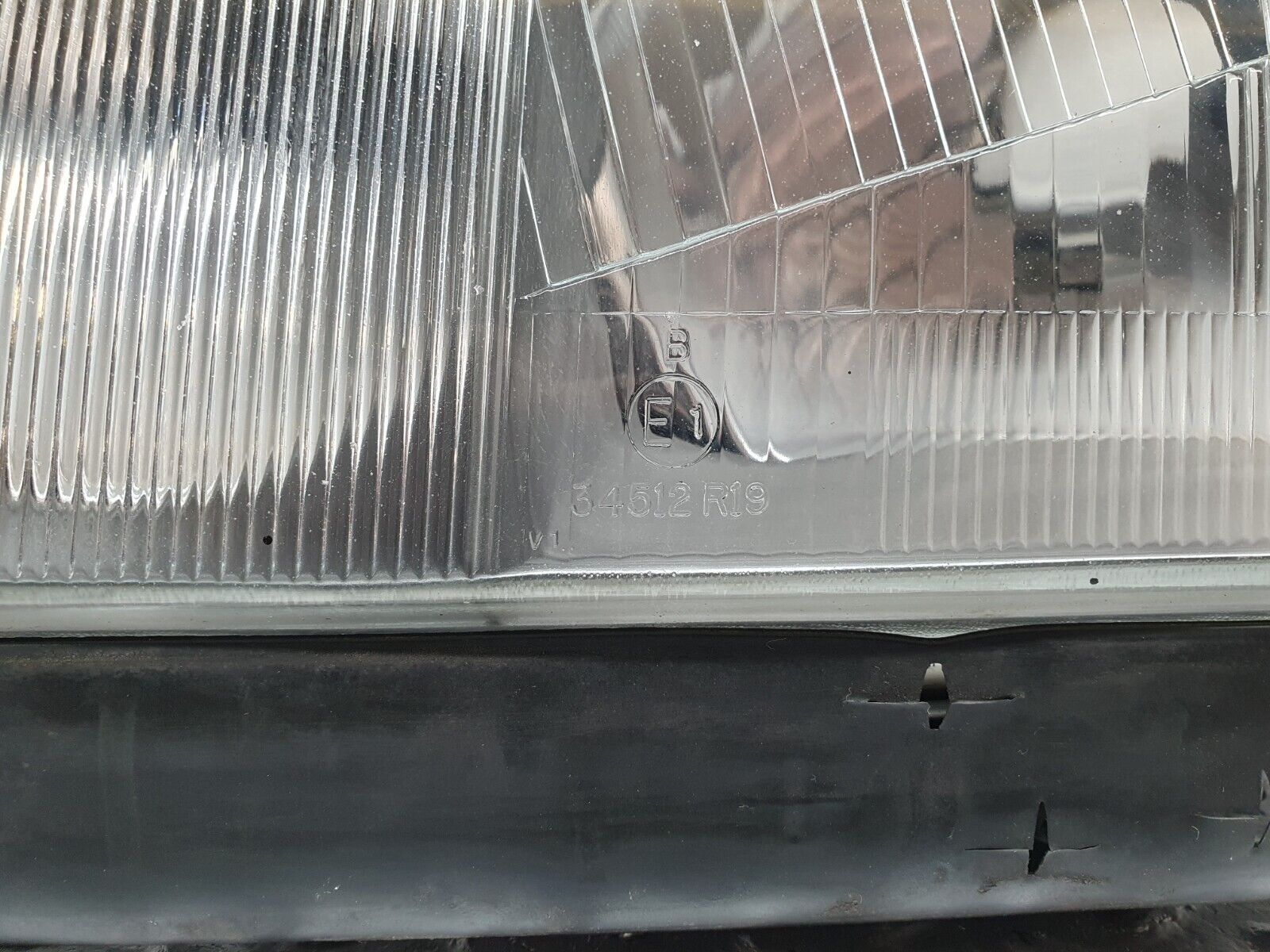 41433 Mercedes-Benz W124 200E Headlight Left Side Bosch 1305621038 1305235093