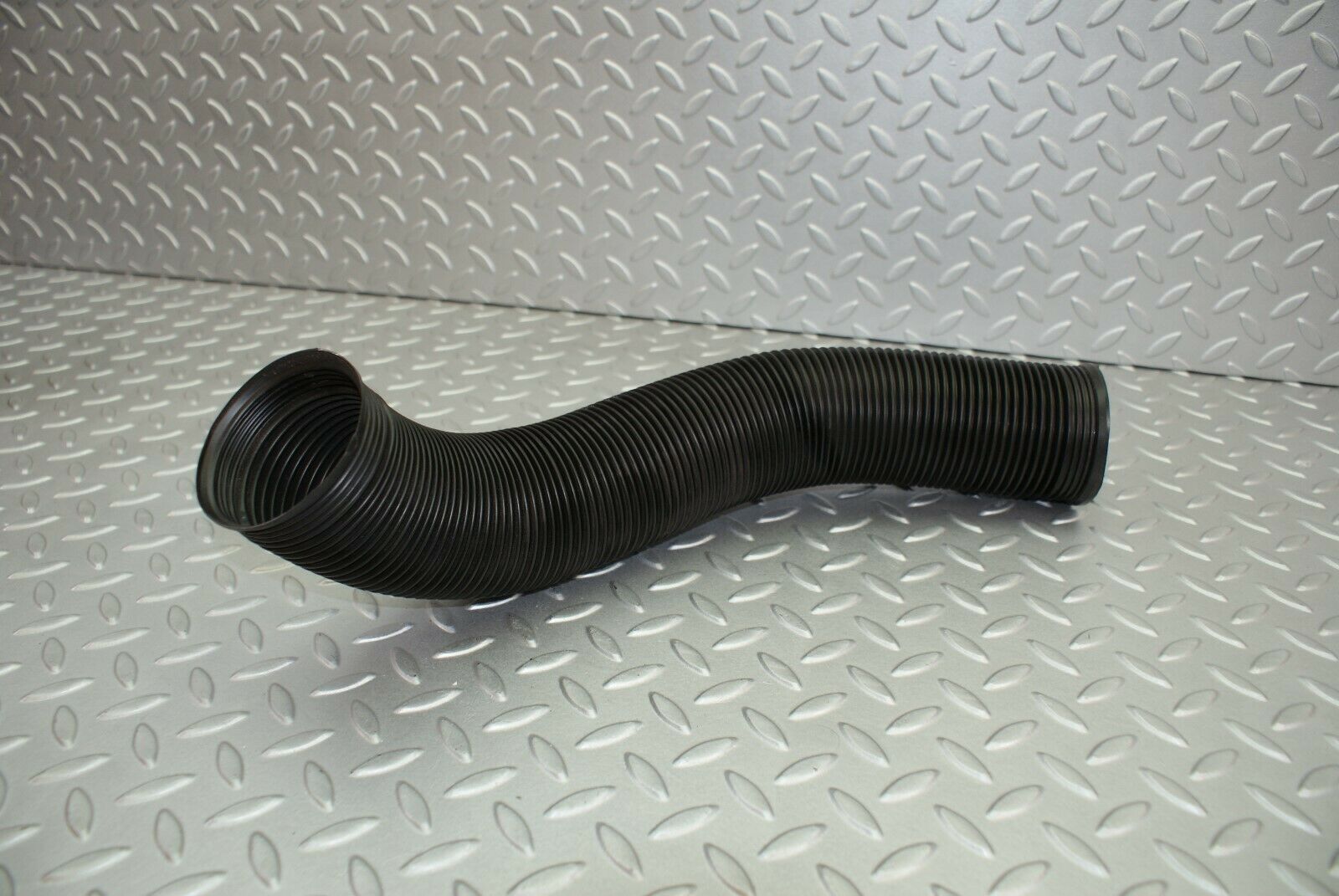 2683 Mercedes-Benz W116 350SE  Dashboard Air Vent Ducting