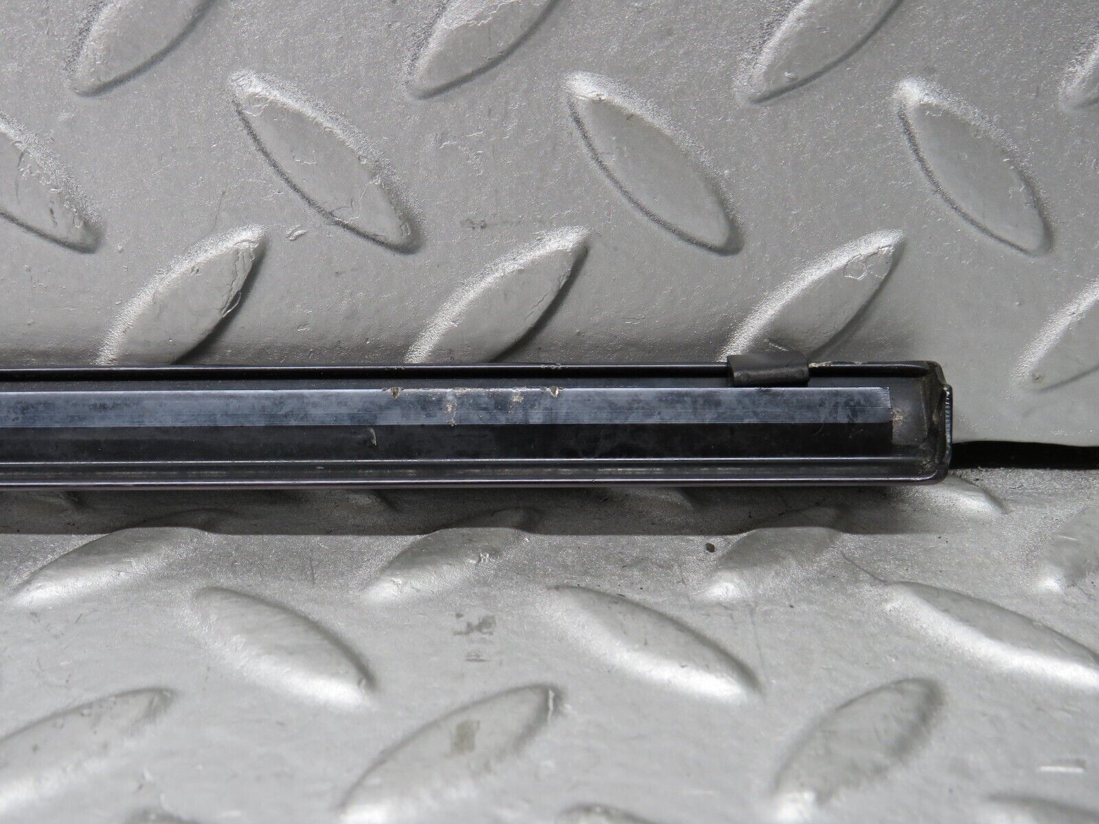 37891 Mercedes-Benz A124 320E Cabriolet Left Door Window Moulding Trim