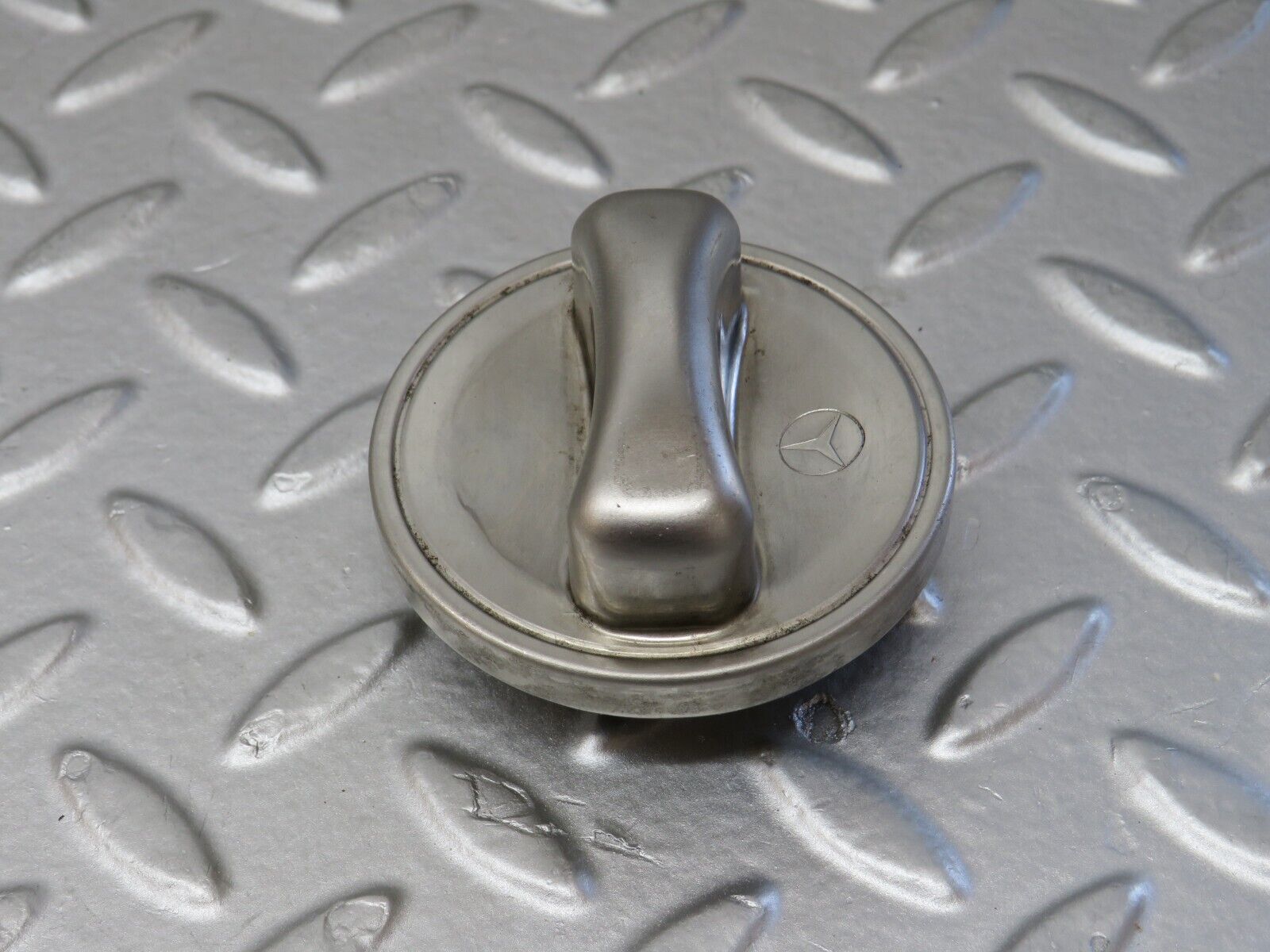 36804 Mercedes-Benz W201 190E 2.0L Fuel Tank Metal Cap 1244700005
