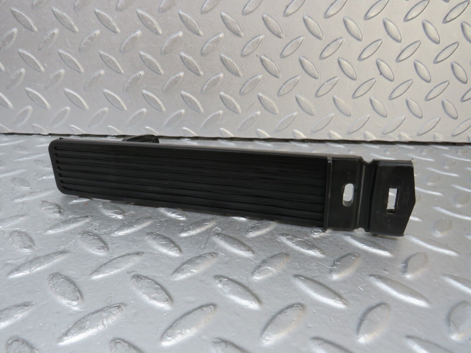 37046 Mercedes-Benz C126 420SEC Coupe Accelerator Pedal No Rubber 1263000504 1265400750