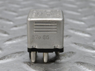 27198 Mercedes-Benz W123 280E Multi Purpose Relay 0015420219