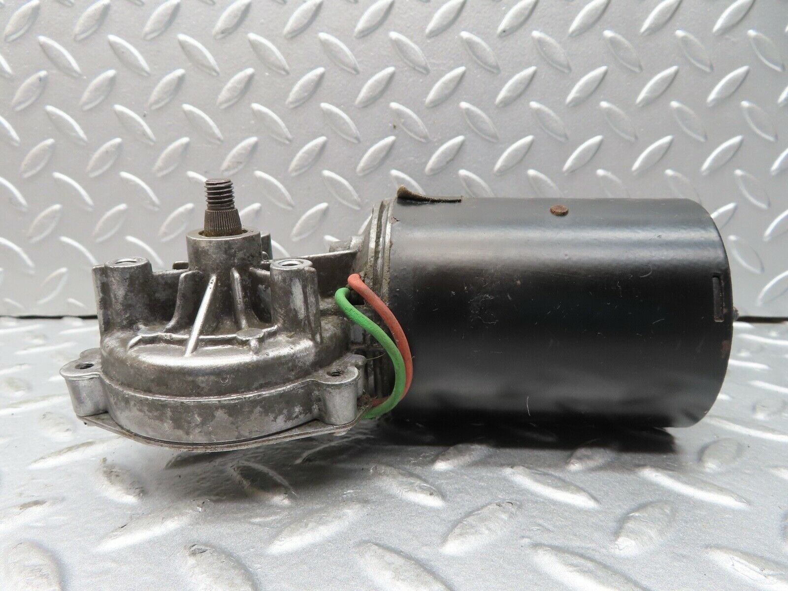 17049 Mercedes-Benz C123 280CE Coupe Wiper Motor