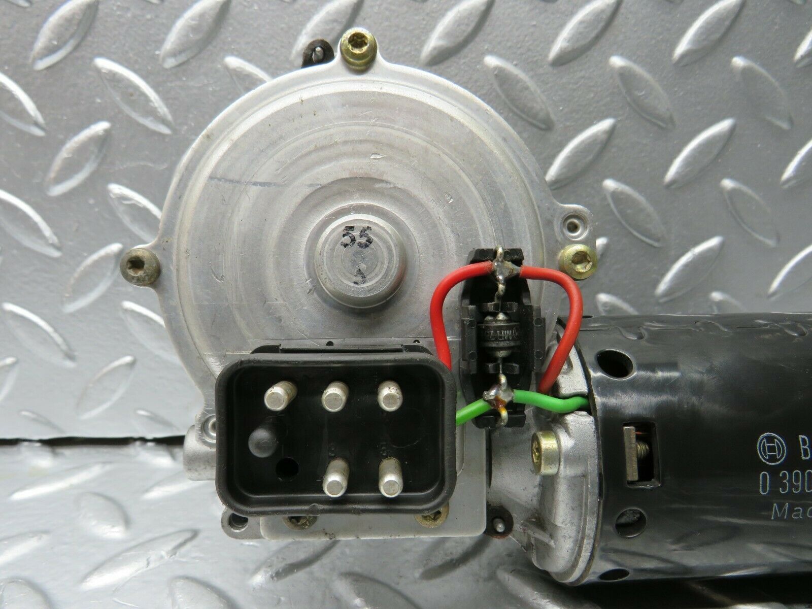 22507 Mercedes-Benz C124 E220 Coupe Wiper Motor Bosch 0390241425