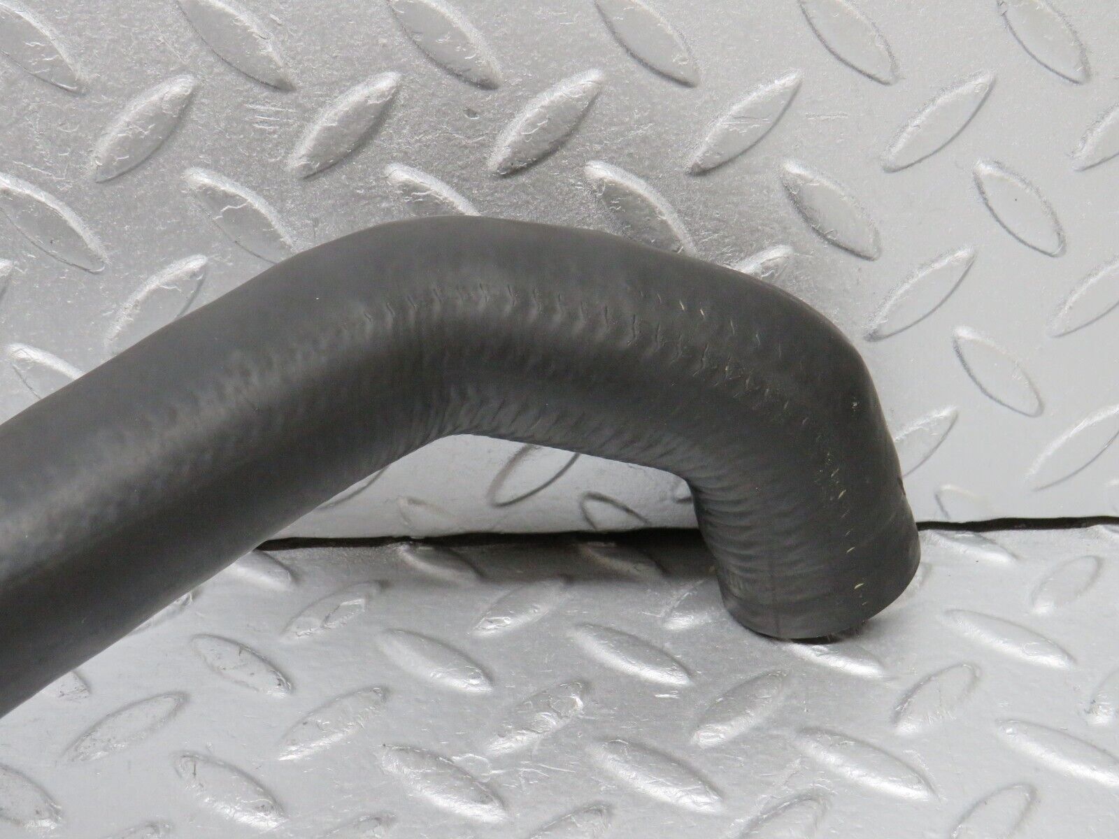 38569 Mercedes-Benz R129 280SL Coupe Radiator Lower Hose Pipe 1295012482