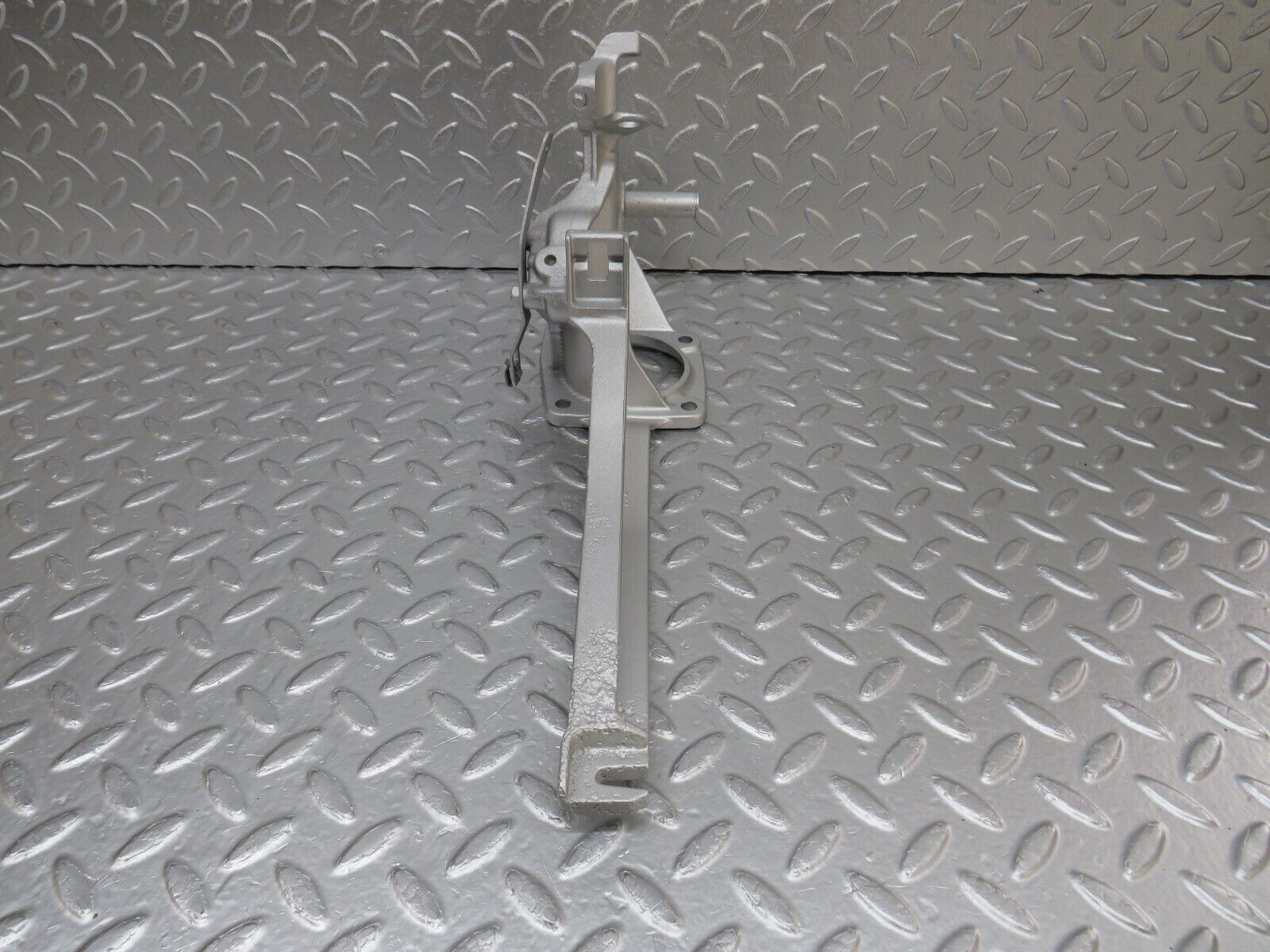 34605 Mercedes-Benz C126 380SEC Coupe Brake Pedal Bracket 1262901819