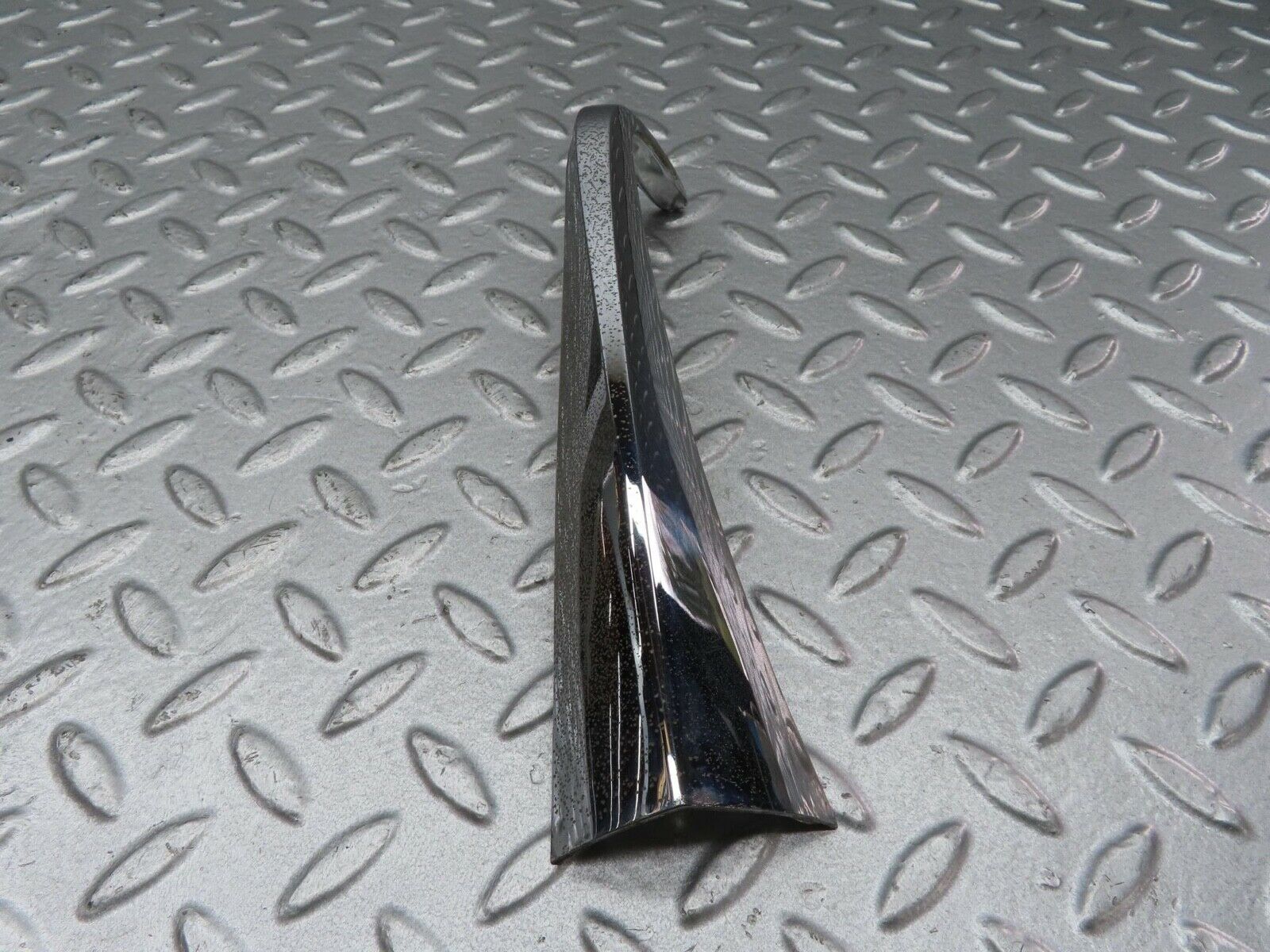 13084 Mercedes-Benz W111 220S Rear Right Fender Wing Tail Chrome Trim 1116900479