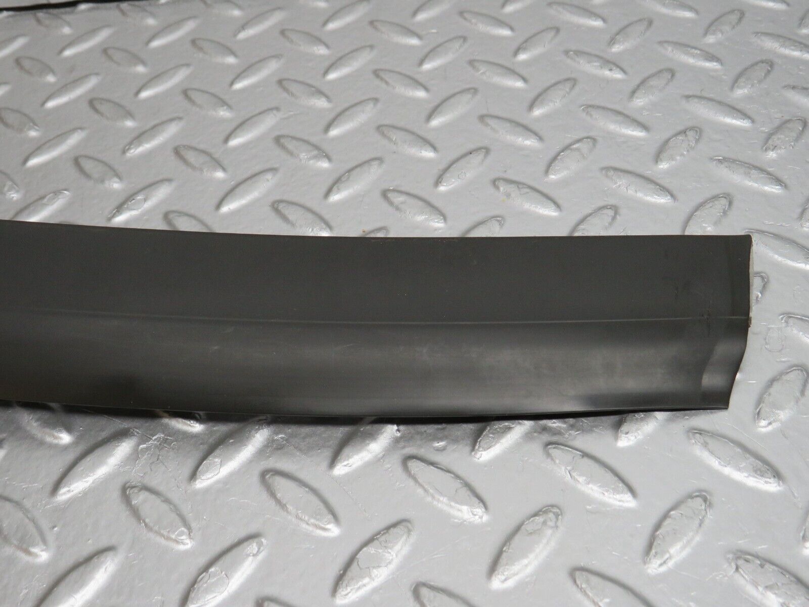 32587 Mercedes-Benz S124 300TE Wagon Windscreen Lower Moulding Trim Pair
