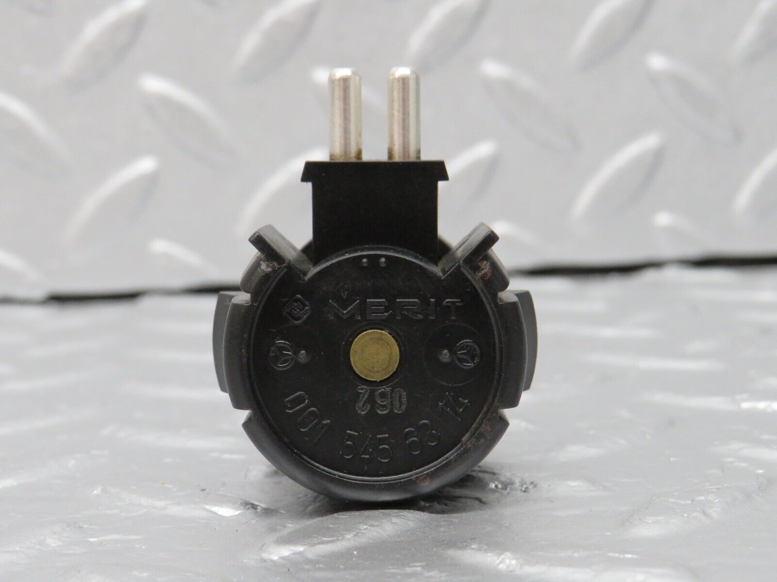 40683 Mercedes-Benz W123 300D Kick Down Switch 0015456314