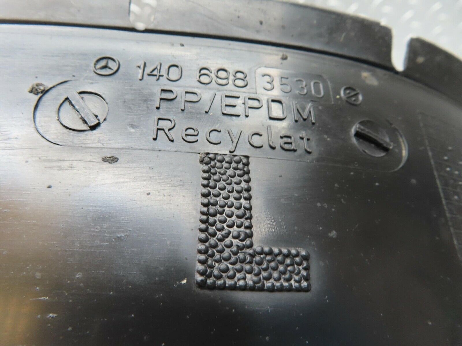 15018 Mercedes-Benz W140 S320 Wheel Arch Cover Front Left 1406983530