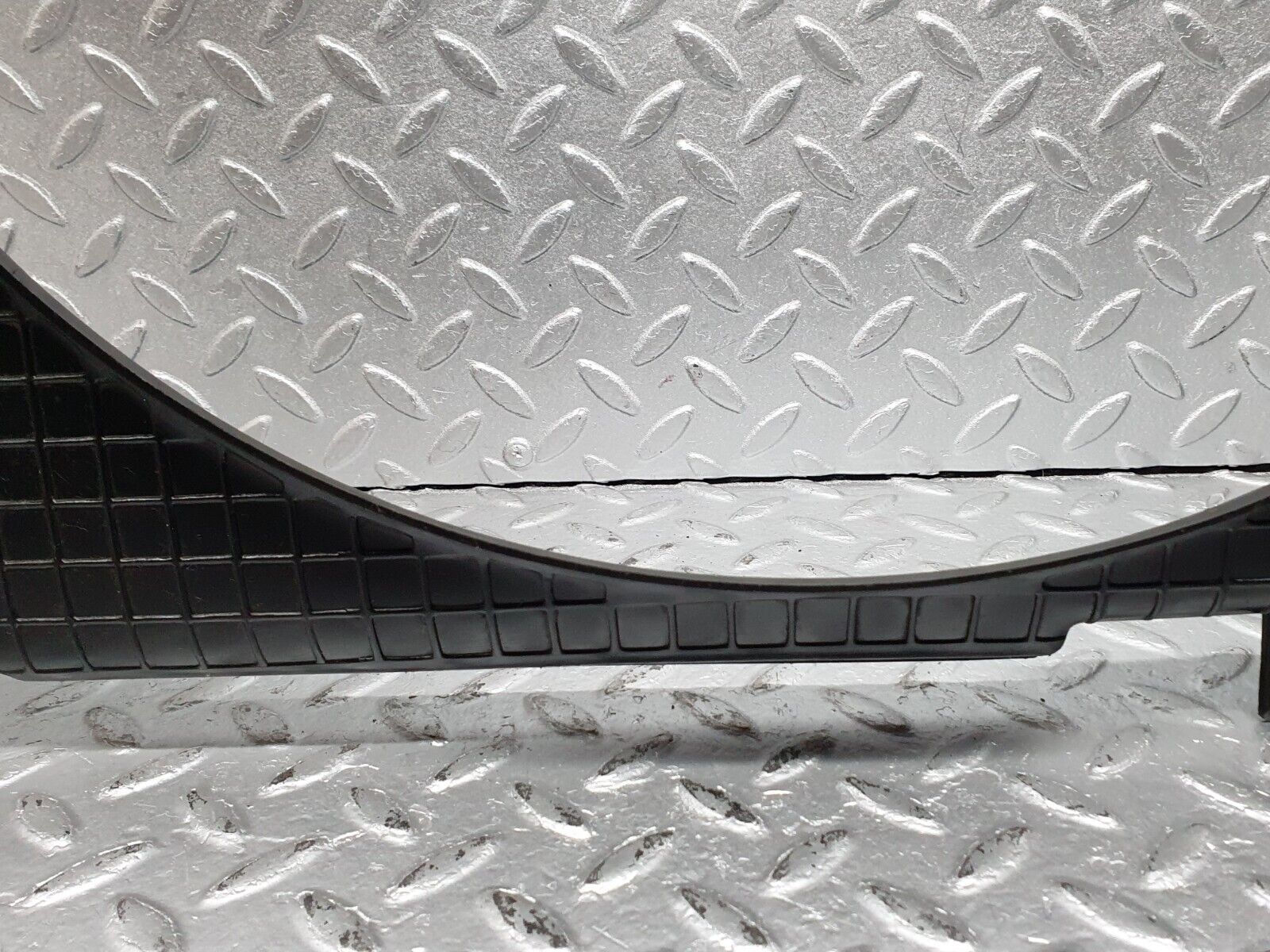41159 Mercedes-Benz W126 300SE Radiator Fan Shroud Cover 1265051855