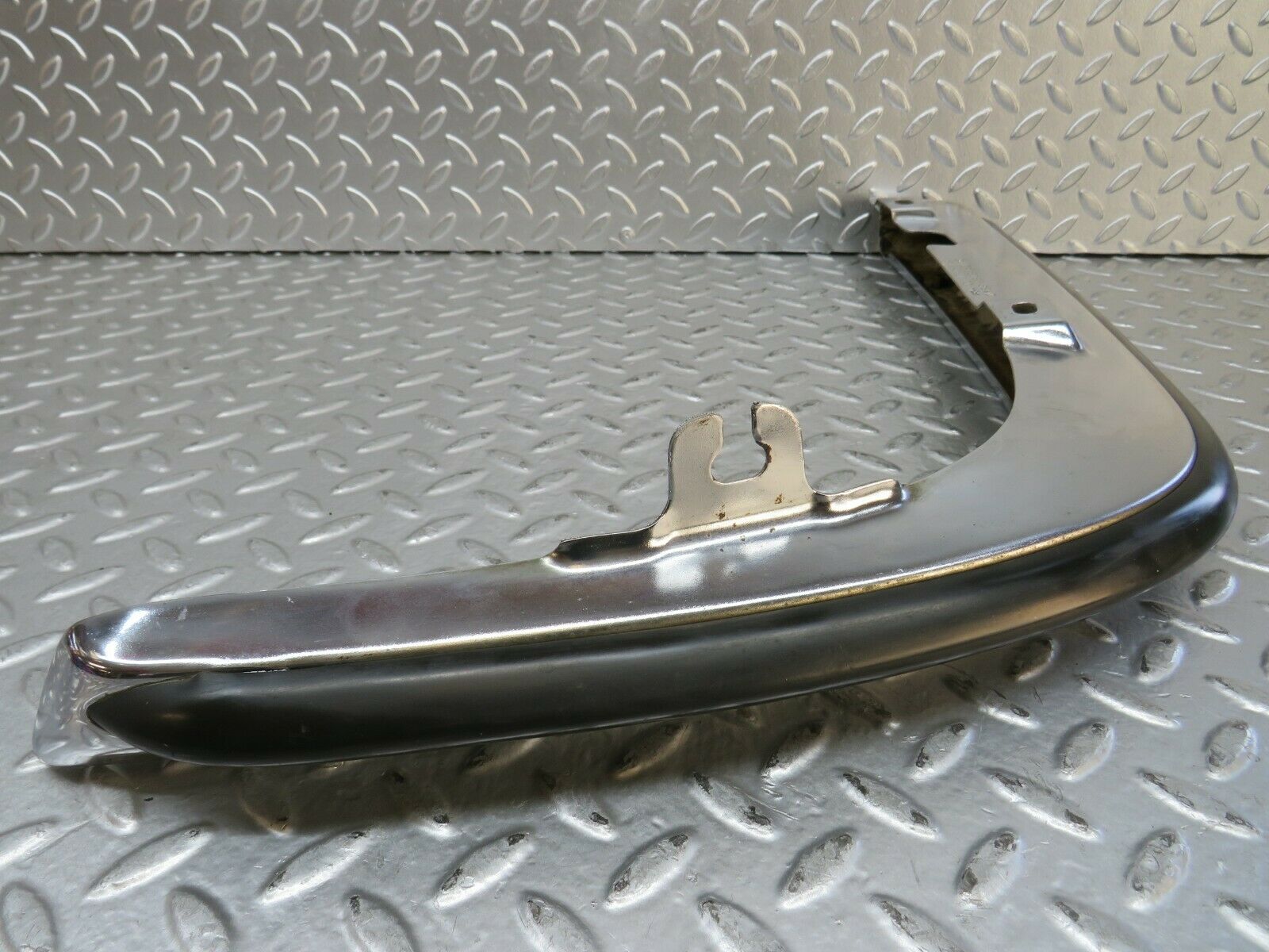 23239 Mercedes-Benz W116 350SE Front Left Upper Bumper Corner 1168800170