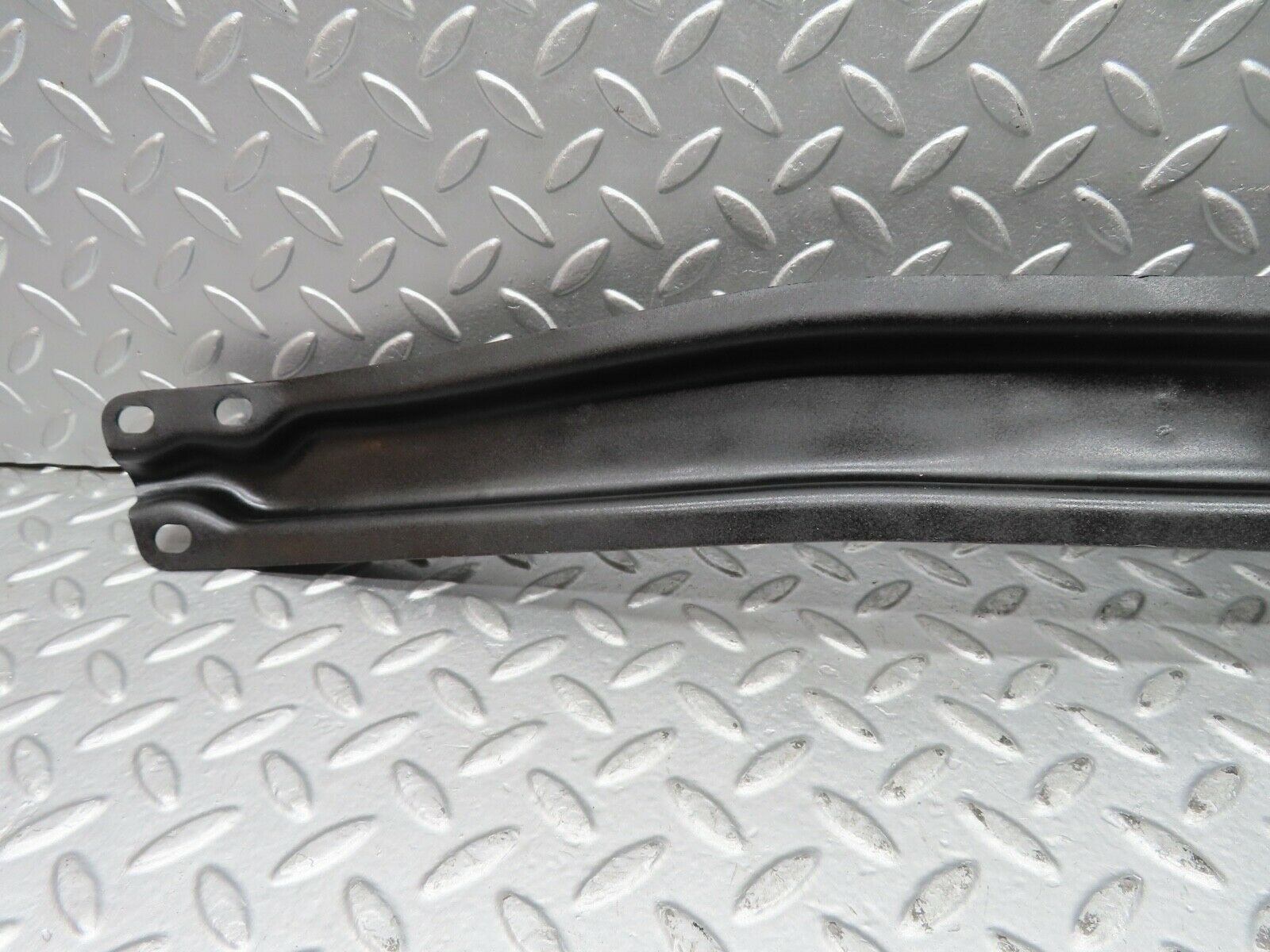 21530 Mercedes-Benz W126 300SE Engine Bracket Support