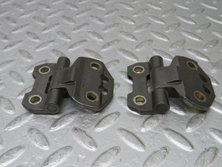 35305 Mercedes-Benz W124 Front Door Hinge Pair