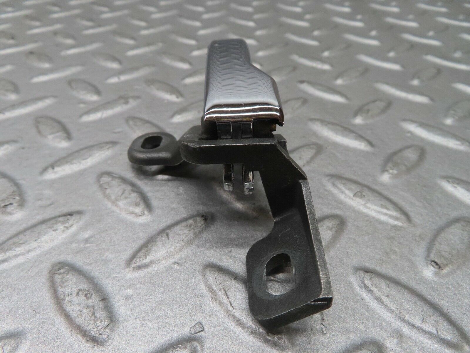 17567 Mercedes-Benz W116 450SEL Front Right Interior Chrome Door Handle