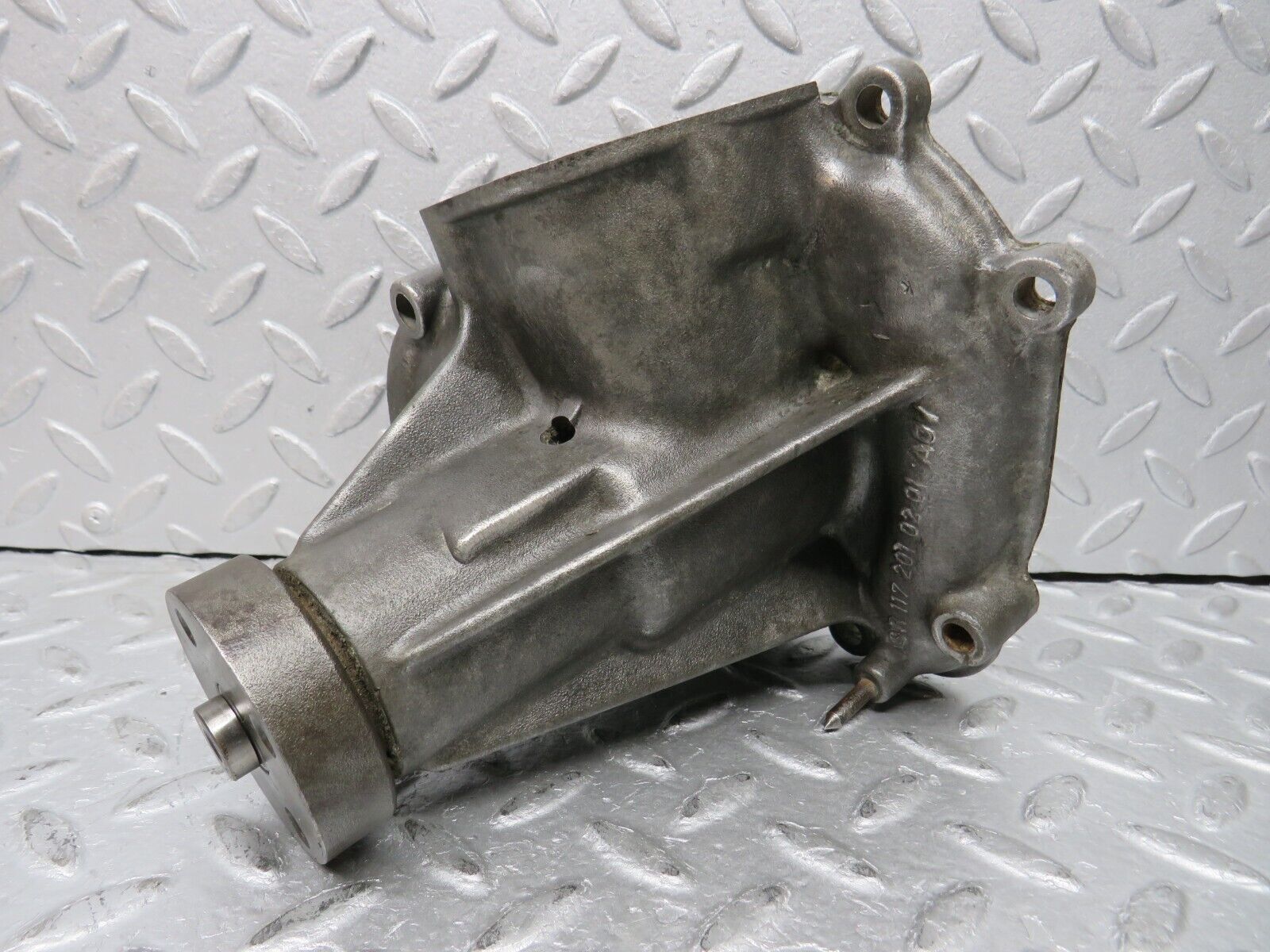 37641 Mercedes-Benz W109 300SEL Water Pump 1172010201 1162010207
