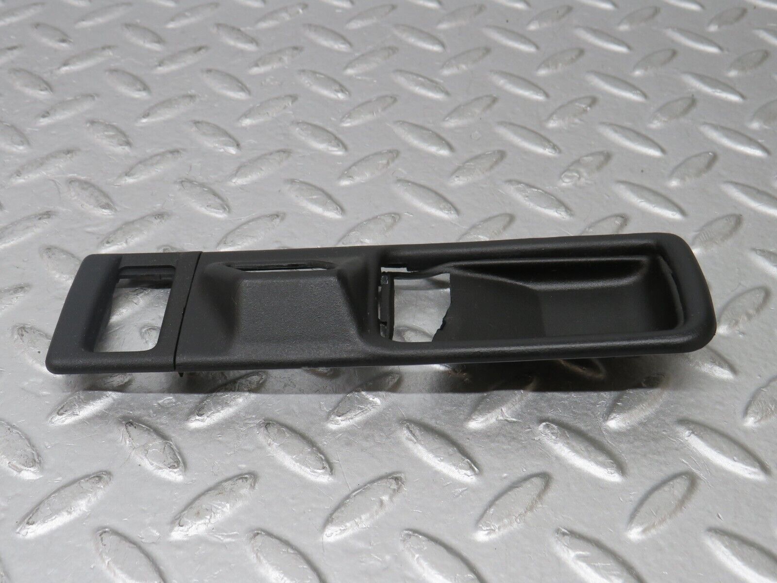 36103 Mercedes-Benz W126 420SE Interior Door Handle Frame Rear Right 1267660211 1267660491