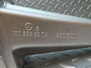 4683 Mercedes-Benz W114 280CE Coupe Engine Mount Bracket Right Side 1802233904