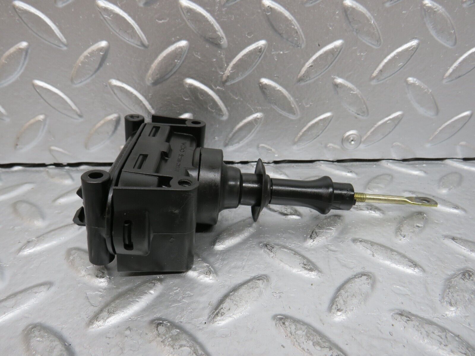 29378 Mercedes-Benz W124 230E Door Lock Vacuum Actuator Rear Right 0008007975