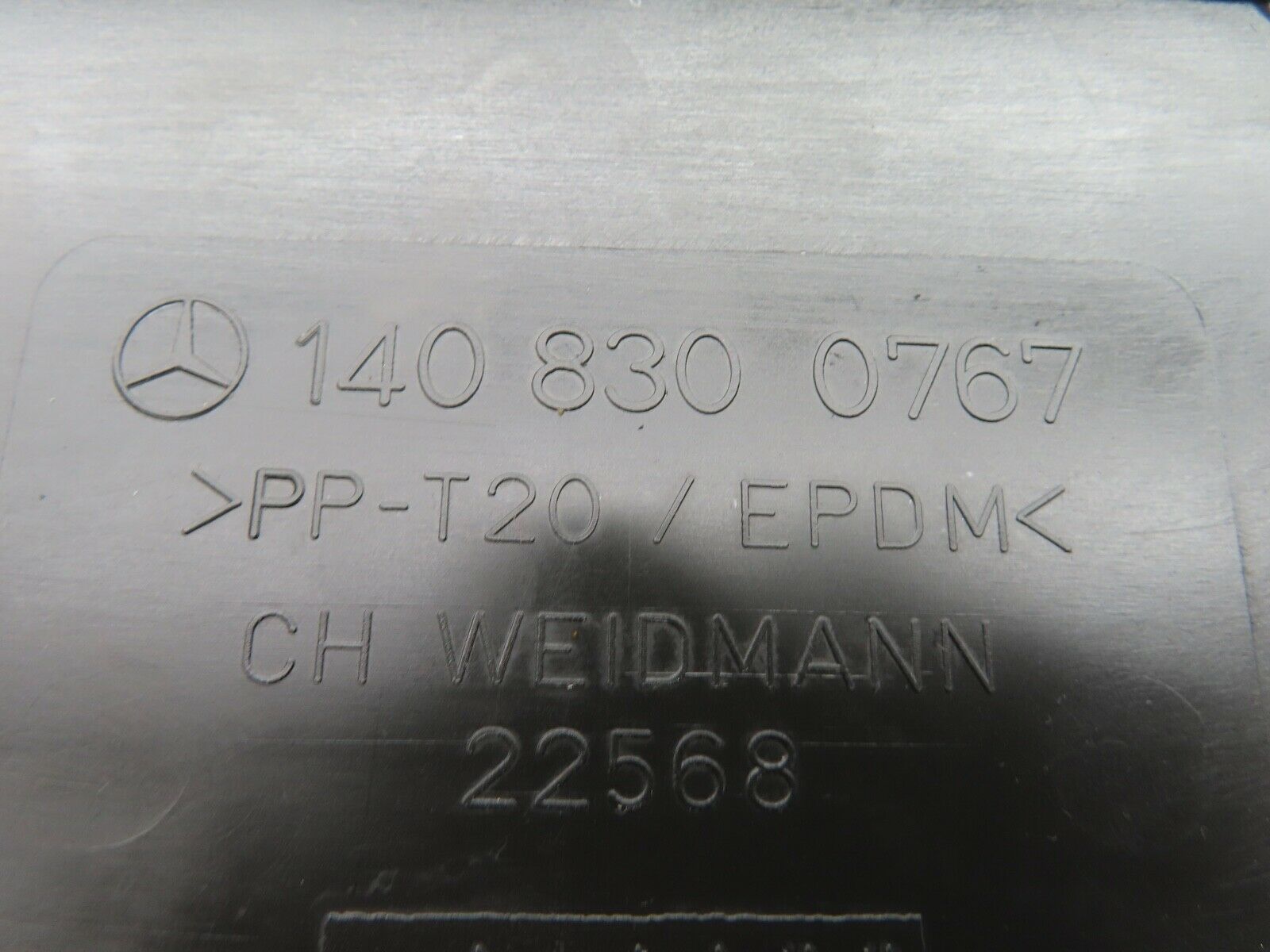 19531 Mercedes-Benz C140 CL420 Coupe Engine Bay Water Tank Cover 1408300767
