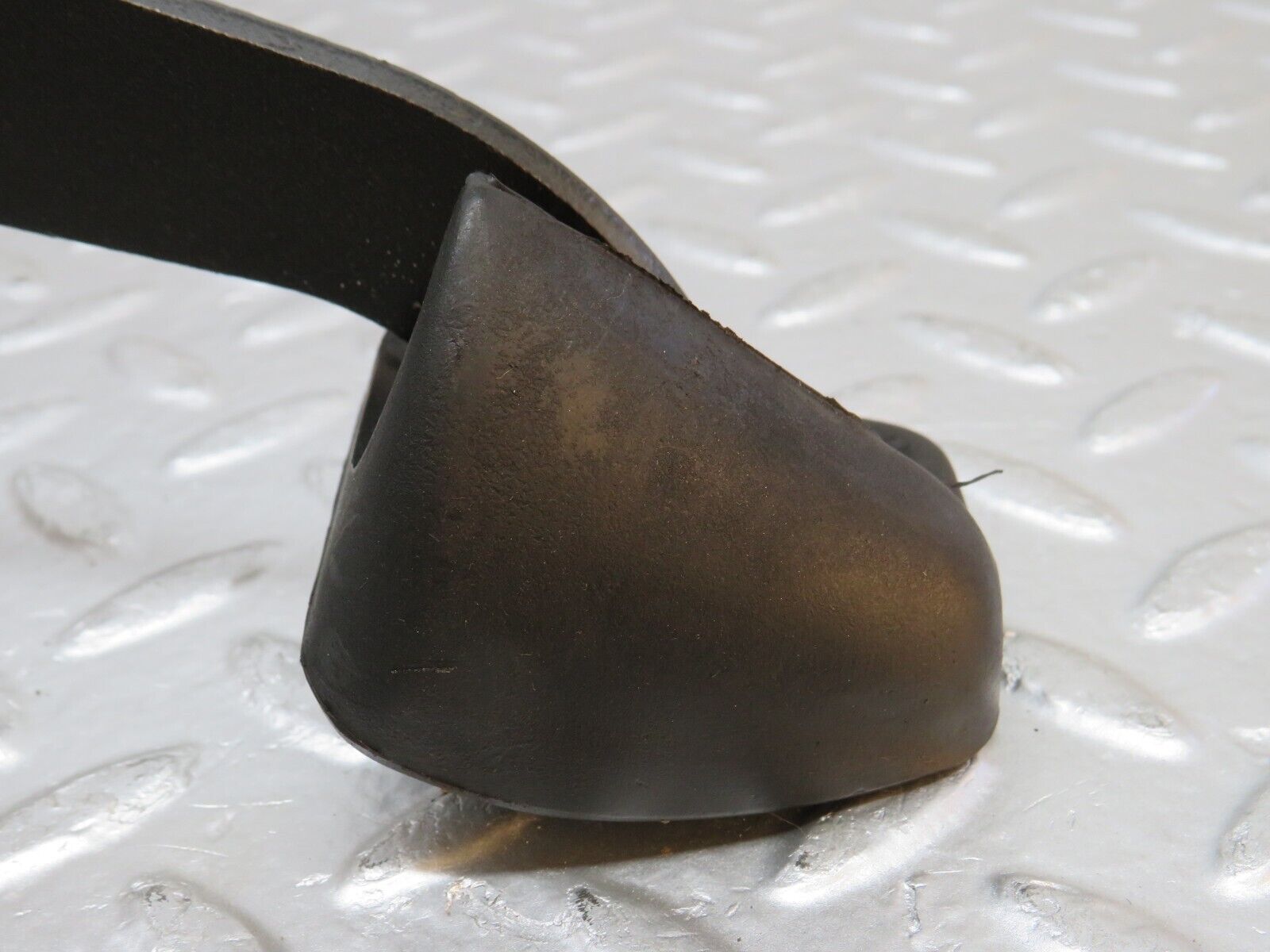 30635 Mercedes-Benz W201 190E 2.0L Brake Pedal With Rubber 2012920082