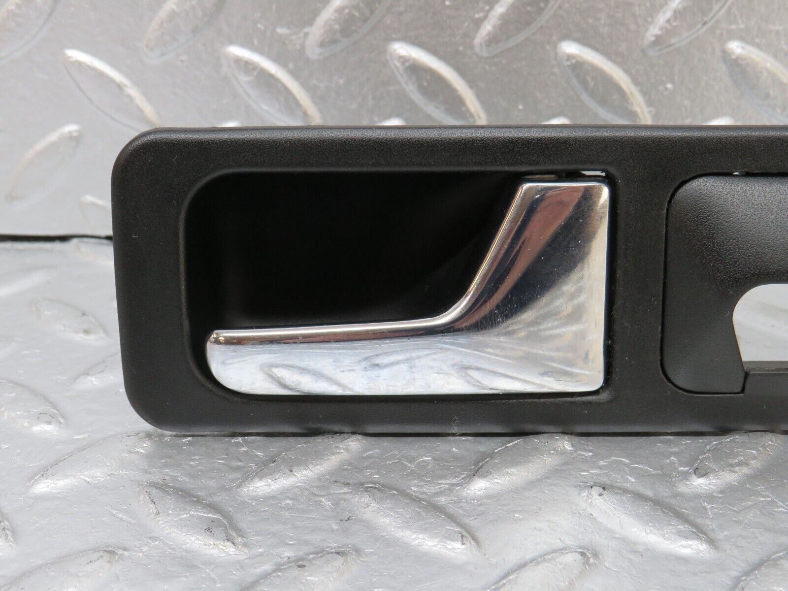 33643 Mercedes-Benz W201 190E 2.0L Right Interior Door Handle 2017660264